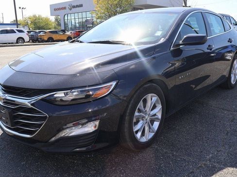 Used 2023 Chevrolet Malibu LT image 2