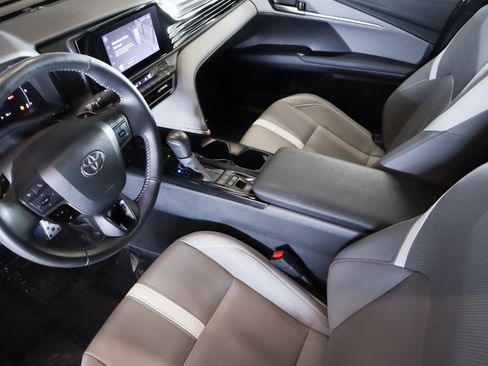 Used 2025 Toyota Camry SE image 22