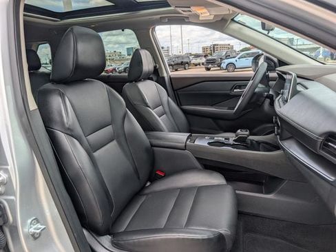Used 2023 Nissan Rogue SV w/ SV Premium B Package FWD image 24