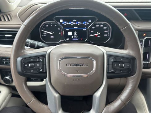 Used 2021 GMC Yukon XL Denali w/ Denali Premium Package AWD/4WD image 7