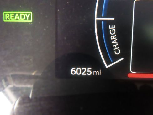 Used 2025 Toyota Camry SE w/ Multimedia Upgrade Package image 21