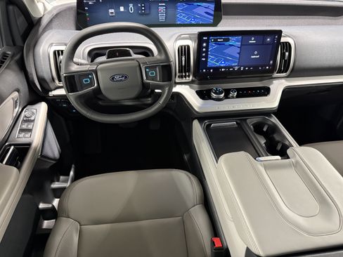 Used 2025 Ford Expedition Max Active image 23