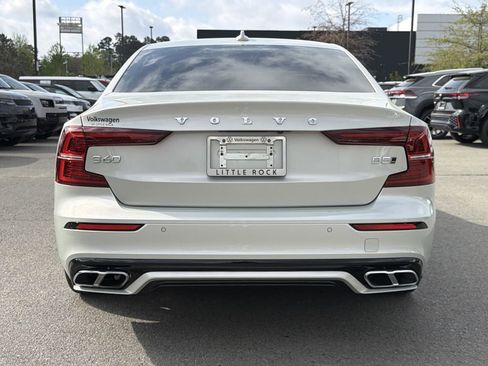 Used 2022 Volvo S60 B5 Momentum w/ Premium Package image 4