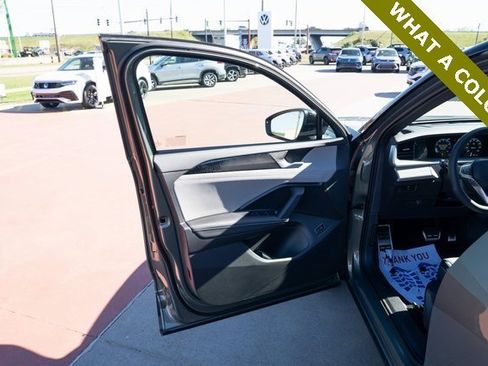 New 2026 Volkswagen Tiguan SE R-Line image 11