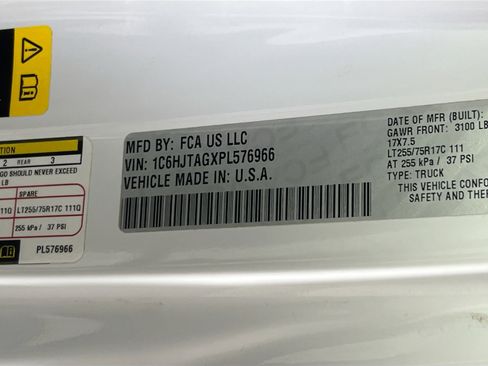 Used 2023 Jeep Gladiator Willys image 29