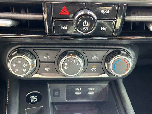 Certified 2025 Nissan Kicks SV image 34