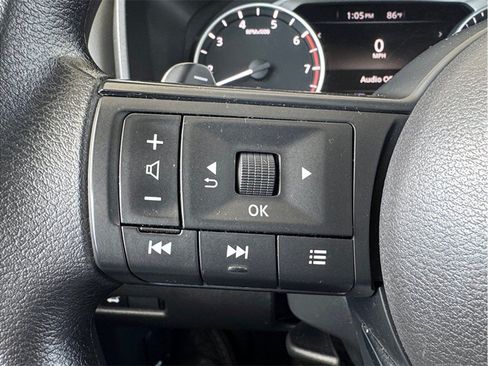 Used 2024 Nissan Rogue SV AWD/4WD image 13