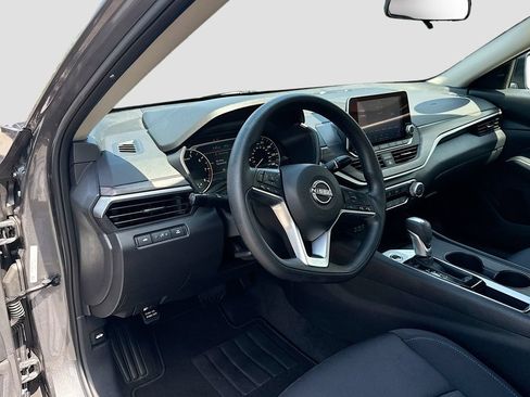 Certified 2025 Nissan Altima 2.5 SV FWD image 26