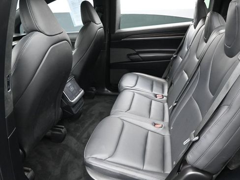 Used 2024 Tesla Model X AWD/4WD image 29