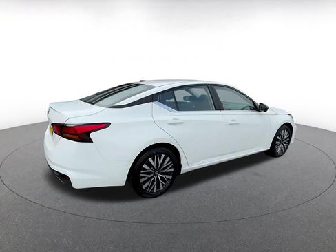 Used 2026 Nissan Altima 2.5 SV FWD image 15