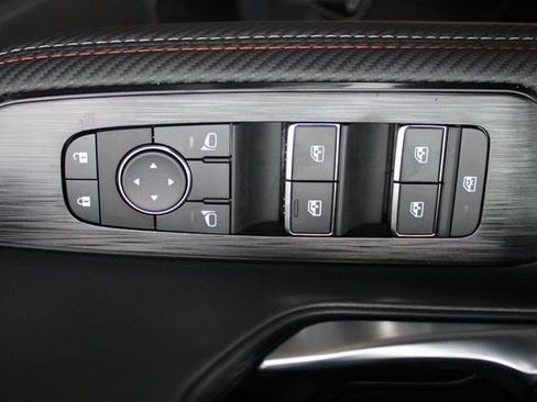 New 2026 Nissan Kicks SR w/ Cold Weather Package image 8