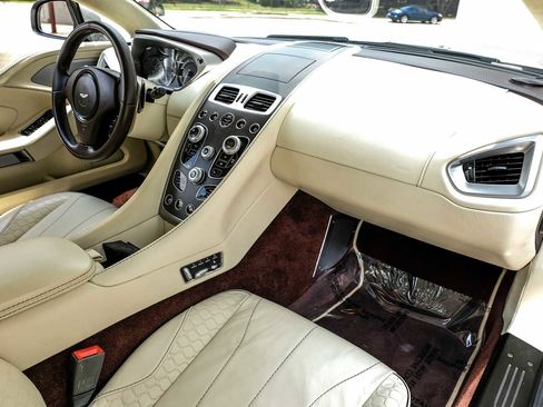 Used 2016 Aston Martin Vanquish Volante RWD image 22