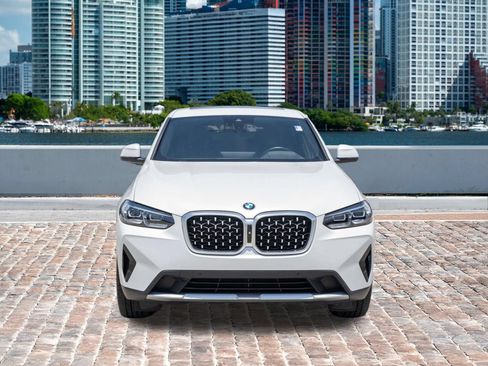 Used 2025 BMW X4 xDrive30i AWD/4WD image 2