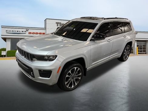 Used 2025 Jeep Grand Cherokee L Overland w/ MOPAR Finishing Package image 9