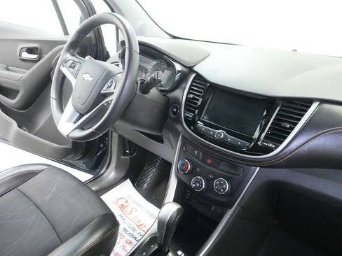Used 2018 Chevrolet Trax LT w/ LT Convenience Package image 26