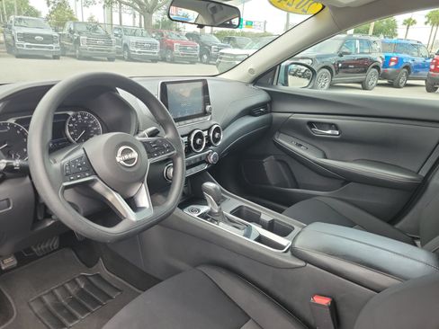 Used 2024 Nissan Sentra SV FWD image 18