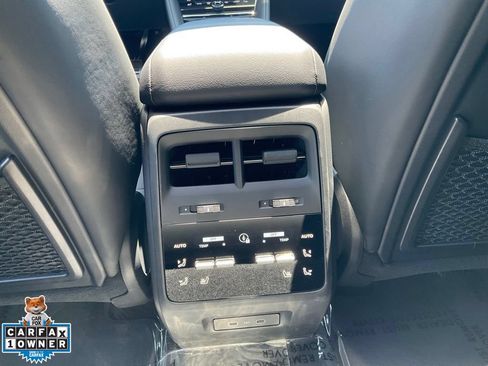 Used 2025 Porsche Macan 4S Electric AWD/4WD image 35