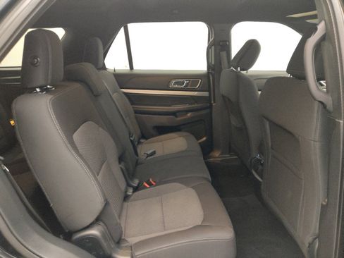 Used 2018 Ford Explorer XLT w/ Equipment Group 201A FWD image 19
