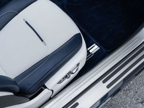 Used 2018 Rolls-Royce Dawn image 34