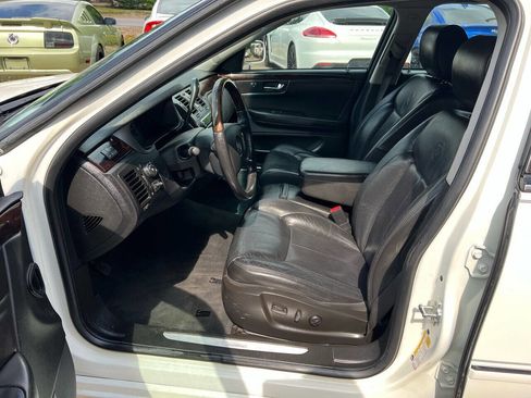 Used 2011 Cadillac DTS Luxury image 18