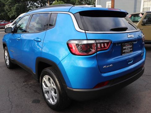 Used 2024 Jeep Compass Latitude AWD/4WD image 3