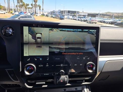 Used 2024 Lexus GX 550 image 11