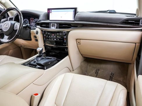 Used 2018 Lexus LX 570 4WD image 22