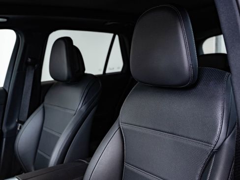 Certified 2025 Mercedes-Benz GLC 300 4MATIC image 24