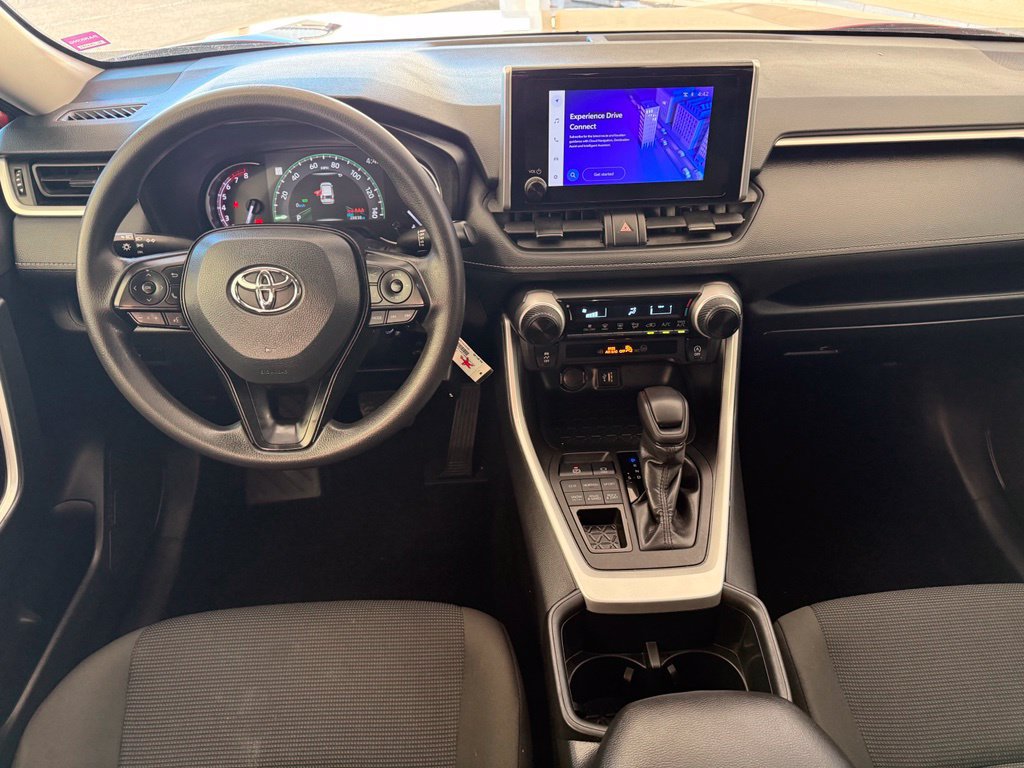Used 2025 Toyota RAV4 LE AWD/4WD image 25