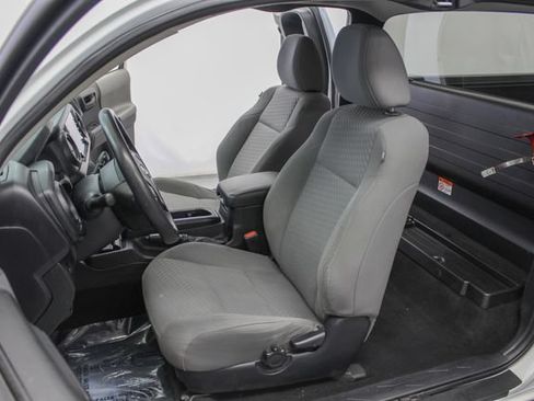 Used 2022 Toyota Tacoma SR AWD/4WD image 16