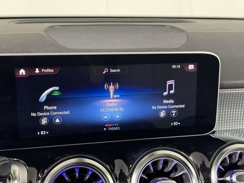 Used 2021 Mercedes-Benz GLB 250 4MATIC image 26