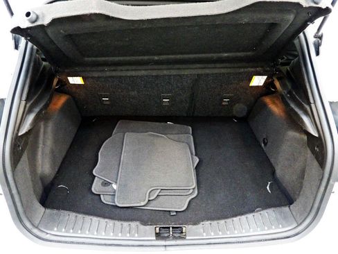 Used 2017 Ford Focus ST FWD image 13