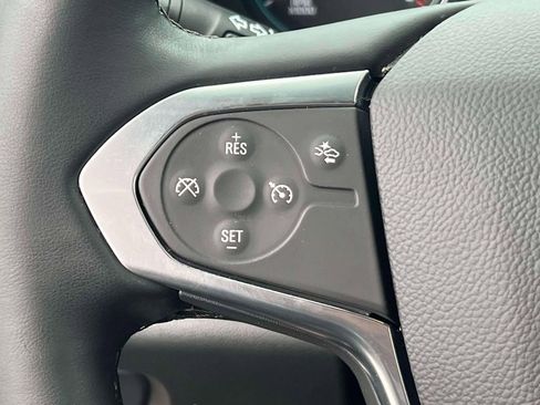 Used 2023 Chevrolet Traverse LT image 23