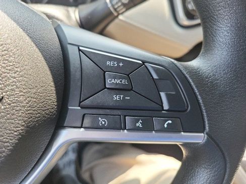 Used 2021 Nissan Versa SV image 13