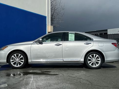 Used 2010 Lexus ES 350 w/ Preferred Accessory Package image 6