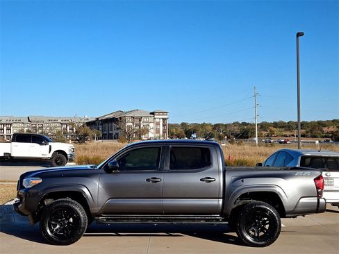 Used 2021 Toyota Tacoma SR w/ SR Convenience Package image 4