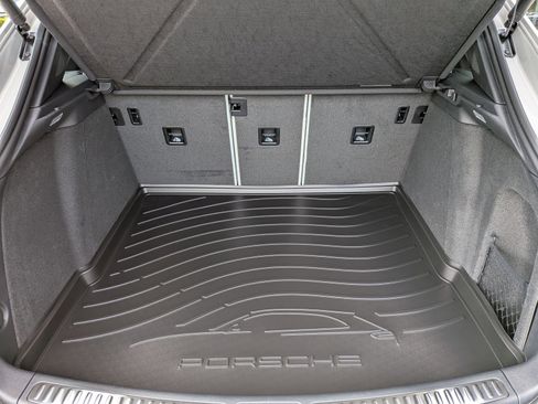 New 2026 Porsche Macan AWD/4WD image 23
