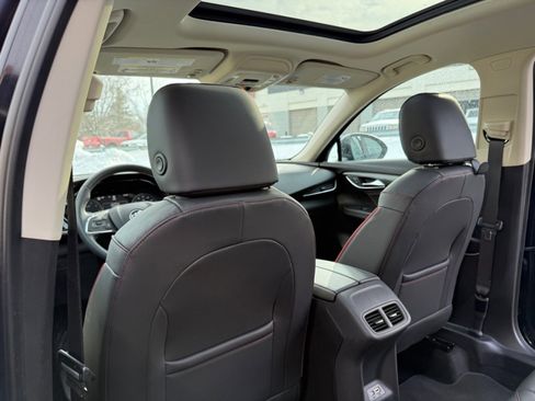 Used 2023 Buick Envision Essence w/ Sport Touring Package image 18