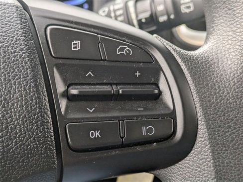 Certified 2023 Hyundai Venue SE w/ Cargo Package image 19