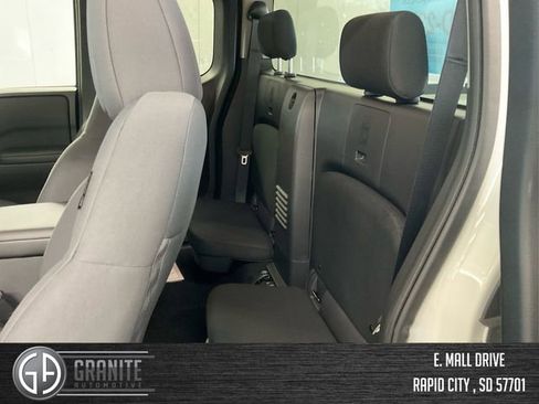 Used 2025 Nissan Frontier S image 10