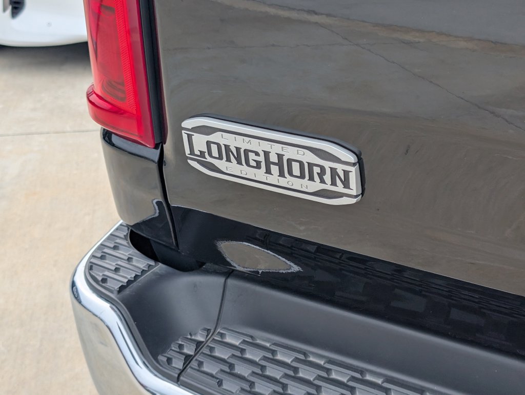 Used 2025 RAM 1500 Limited AWD/4WD image 21