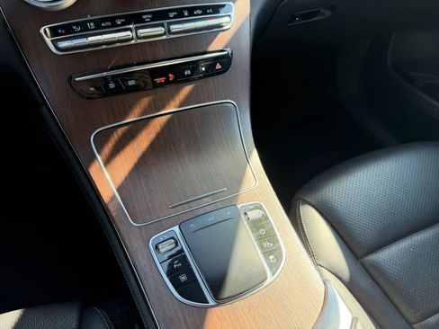 Used 2020 Mercedes-Benz GLC 350e 4MATIC image 17