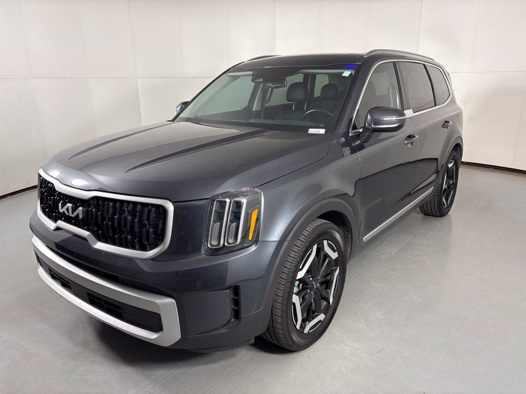 Used 2024 Kia Telluride EX FWD image 4