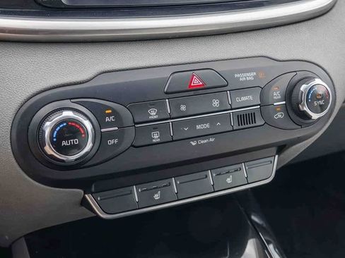 Used 2017 Kia Sorento SX image 21