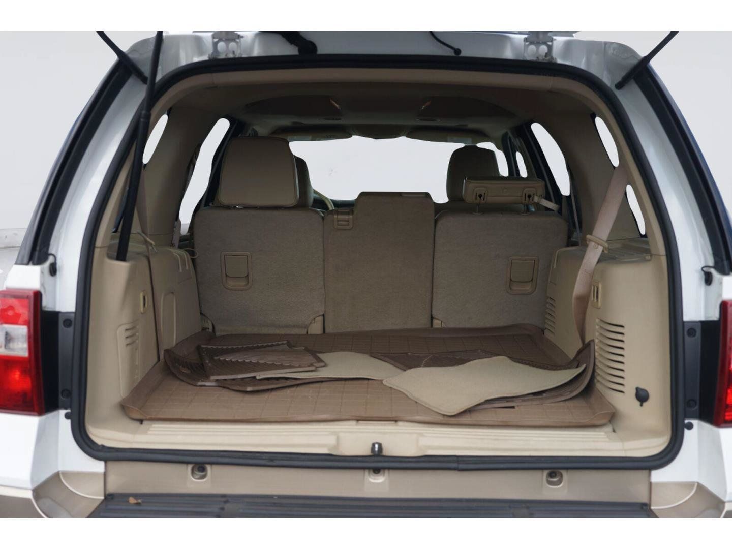 Used 2013 Ford Expedition XLT RWD image 32