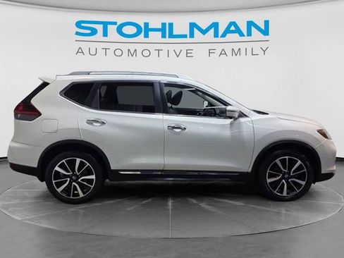 Used 2018 Nissan Rogue SL w/ Premium Package AWD/4WD image 8
