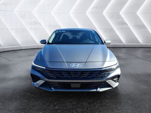 Used 2025 Hyundai Elantra SEL image 8