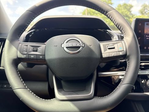 New 2026 Nissan Pathfinder SL FWD image 11
