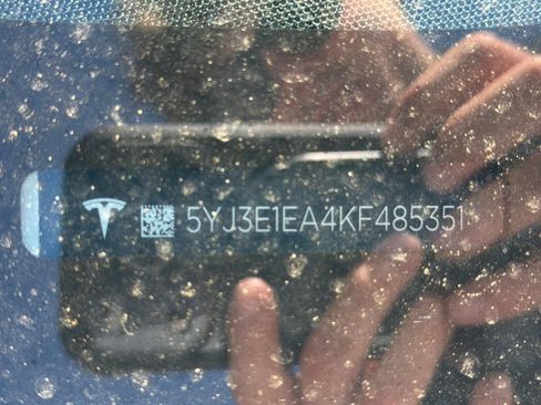 Used 2019 Tesla Model 3 Standard Range Plus image 3