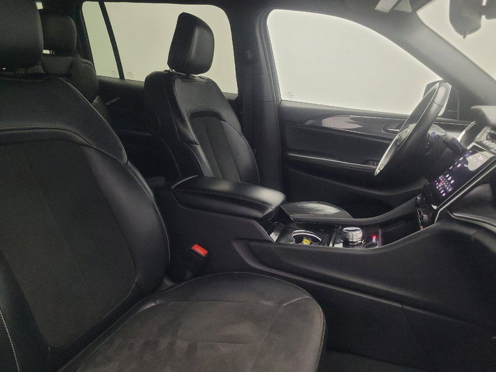 Used 2022 Jeep Grand Cherokee L Laredo RWD image 21